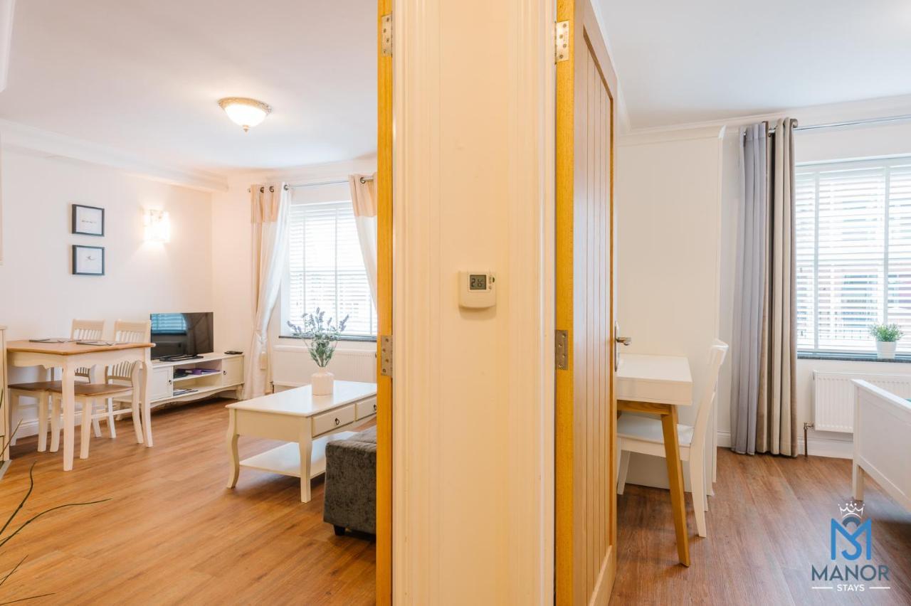 Charming Chic Appartment With 24Hr Parking Нортхемптон Экстерьер фото